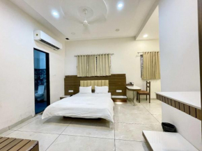 Hotel Anand Near Park